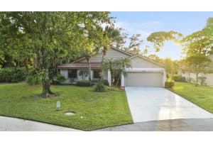 5811 Lonewood Court, Jupiter