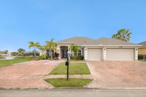 1354 Scarlet Oak Circle, Vero Beach