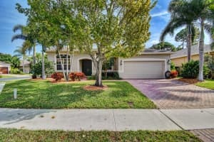 61 Lake Eden Drive, Boynton Beach
