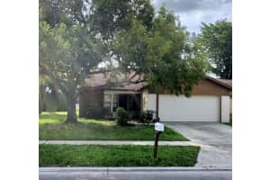 5004 Arbor Glen Circle, Lake Worth