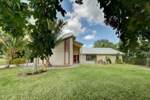 1979 Sw Woodside Way, Palm City