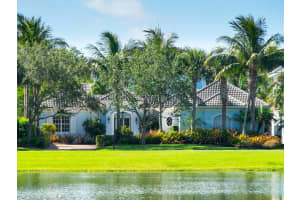 300 Lakeview Way, Vero Beach
