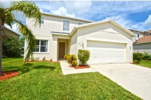 632 Carriage Lake Way, Vero Beach