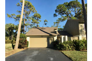 200 Wood Dale Drive, Wellington