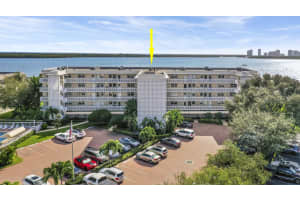 60 Yacht Club Drive 405, North Palm Beach