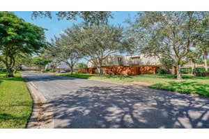 1700 Embassy Drive 108, West Palm Beach