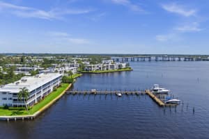 1868 Sw Palm City Road 302, Stuart