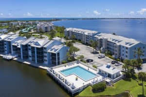 20 Ne Plantation Road 106, Stuart