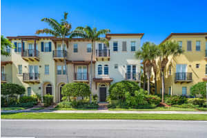 52 Via Floresta Drive, Boca Raton