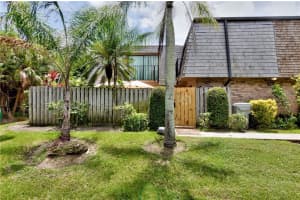 340 E Waverly Place 6, Vero Beach