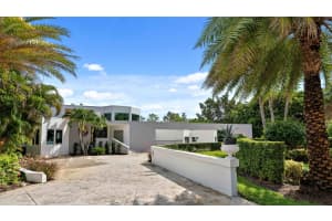 10561 Se Le Parc Way, Tequesta
