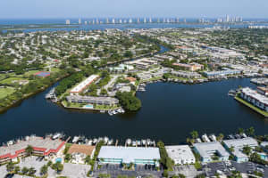 420 Northlake Court 12, North Palm Beach