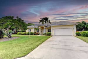 8445 Se Woodcrest Place, Hobe Sound
