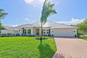 8878 Se Marina Bay Drive, Hobe Sound