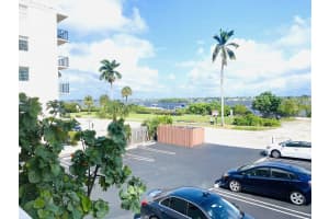 3915 S Flagler Drive 220, West Palm Beach