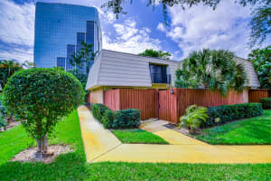 1700 Embassy Drive 508, West Palm Beach