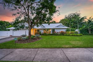 2710 W Hope Lane, Palm Beach Gardens