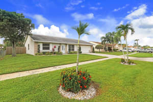 4596 Blue Pine Circle, Lake Worth