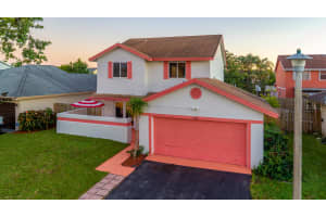 9950 Sw 11th Street, Pembroke Pines