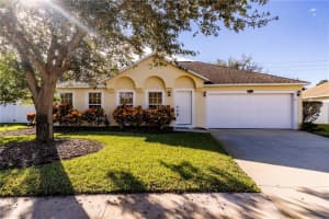 6051 Ridge Lake Circle, Vero Beach