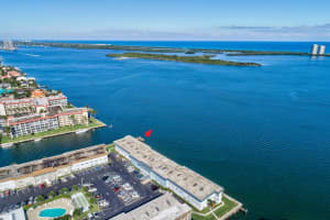 100 Shore Court 302, North Palm Beach
