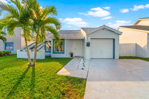 6120 Strawberry Lakes Circle, Lake Worth