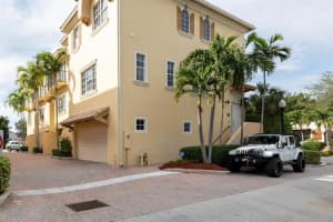 615 Renaissance Way 615, Delray Beach