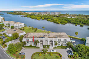 2185 Ibis Isle Road 8, Palm Beach