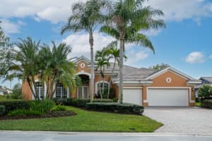 8945 Se Marina Bay Drive, Hobe Sound