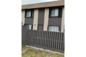 2110 Sherwood Forest Boulevard 24, West Palm Beach