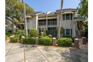 105 W Park Shores Circle 18w, Indian River Shores
