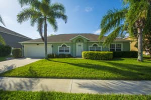 5907 Ridge Lake Circle, Vero Beach