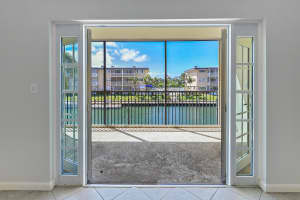 124 Shore Court 202, North Palm Beach
