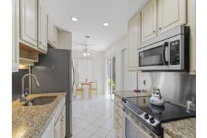 300 Park Shores Circle 300, Indian River Shores
