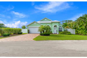 16 Sw Cabana Point Circle, Stuart