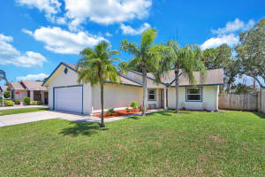 4242 Se Satinleaf Place, Stuart