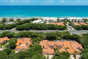 208 N Carmel Court, Indian River Shores