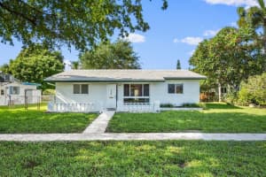 4300 Harrison Street, Hollywood