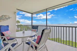 10 Ne Plantation Road 303, Stuart
