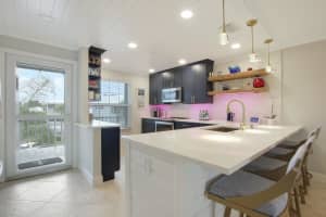 1868 Sw Palm City Road 305, Stuart