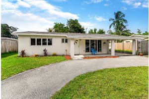 912 Se 13th Street, Deerfield Beach
