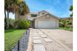 5824 Strawberry Lakes Circle, Lake Worth