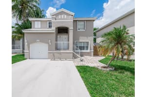 6811 Bayfront Circle, Margate