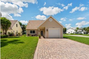 2850 Black Pine Court, Lake Worth