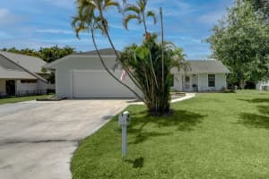 1310 Sw Vizcaya Circle, Palm City