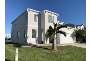694 Carriage Lake Way, Vero Beach