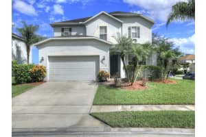 672 Carriage Lake Way, Vero Beach