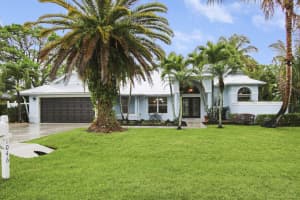 1046 Sw Sand Oak Drive, Palm City