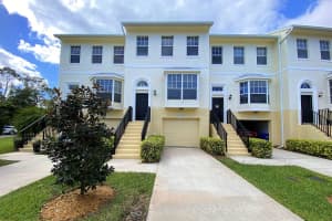 1615 42nd Square 102, Vero Beach
