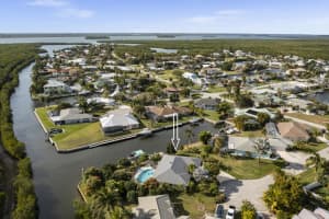 115 Queen Ann Court, Hutchinson Island